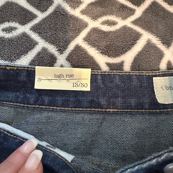 Never worn distressed junior shorts nwt - Picture 4 of 4